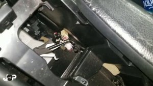 2008 Mazda 5 radio removal