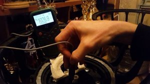 Проводим измерение магнитного поля в зазоре неодимовых сабвуферов  Гауссметром\.Тесламетром