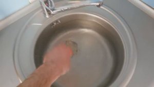 Водонепроницаемые часы для плавания.