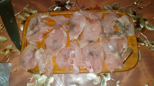 КУРИНЫЕ ОТБИВНЫЕ В СМЕТАННО-ЯИЧНОМ КЛЯРЕ. Быстро и вкусно. смотреть онлайн