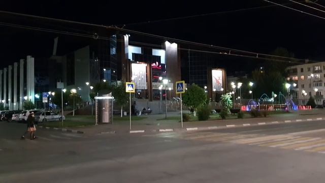 Ночной Саратов - обзор города. Проспект КИРОВА, Улица Московская, Вокзал. Что посмотреть в Саратове смотреть онлайн