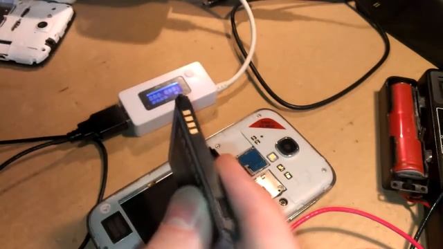 поставил оригинальную акб в китайский клон samsung S4 смотреть онлайн