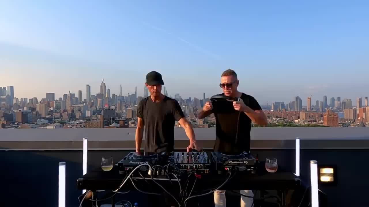 DEEP TECH смотреть онлайн