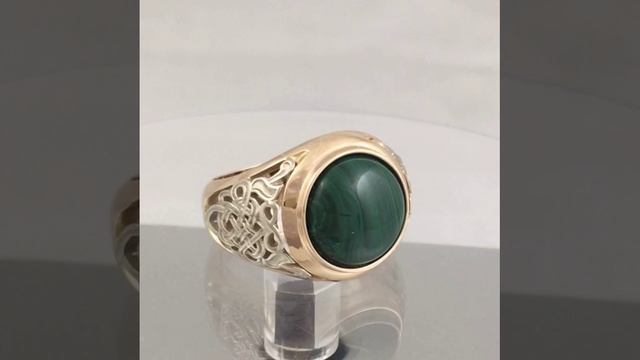 Кольцо мужское из золота 585 пробы с камнем в виде кабошона, печатка с боковыми узорами смотреть онлайн