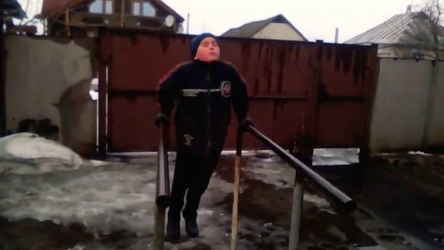 Путь к 34 отжиманиям на брусьях! (Часть 2),Уже прогресс! смотреть онлайн