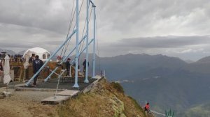 Качели над пропастью, Роза хутор,панорама, 2320 м, качаются дети