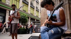 Nothing else matters - Amazing street guitar performance - Cover by Damian Salazar