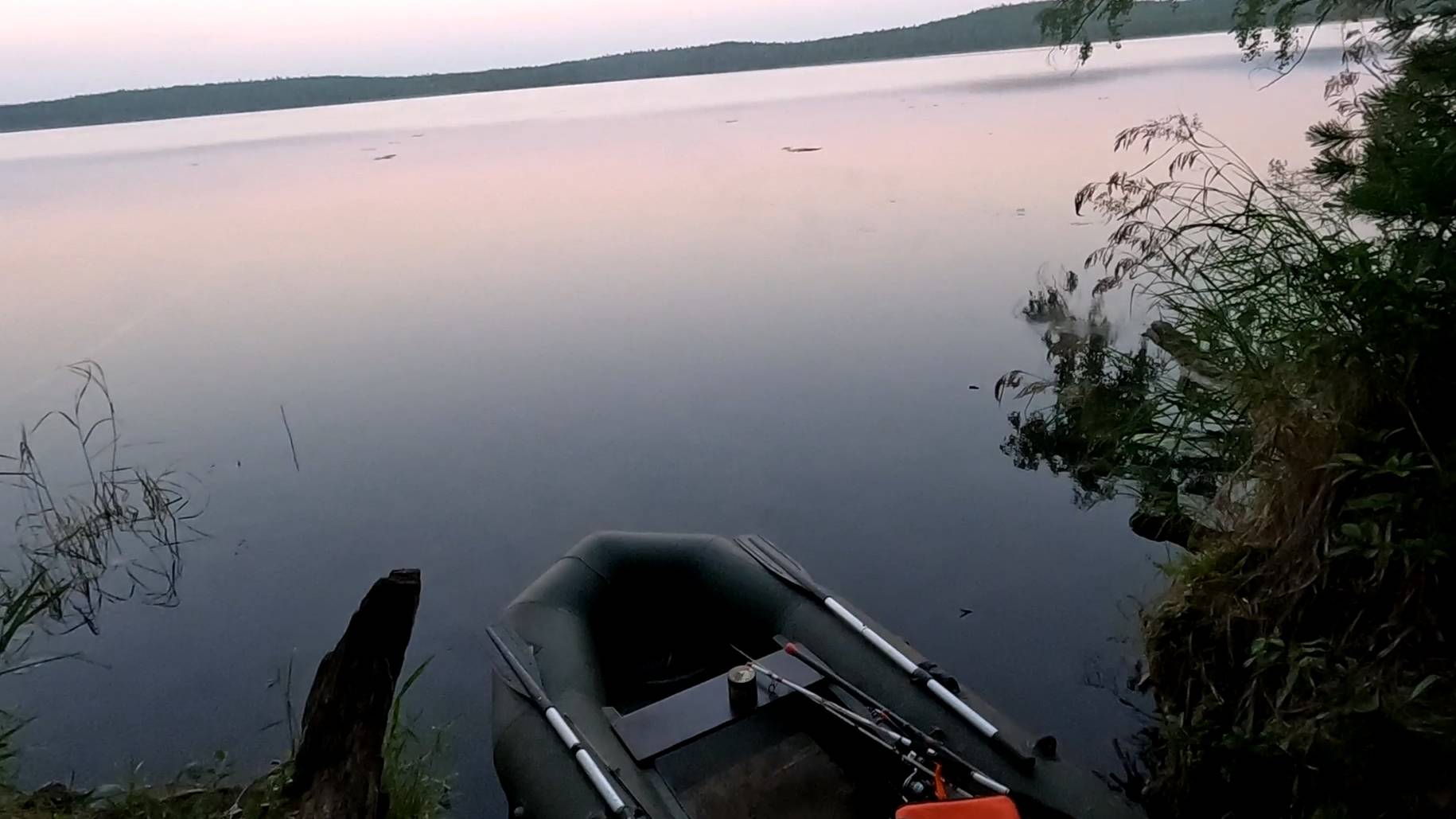 Рыбалка на спиннинг и удочку с лодки. 2024. смотреть онлайн