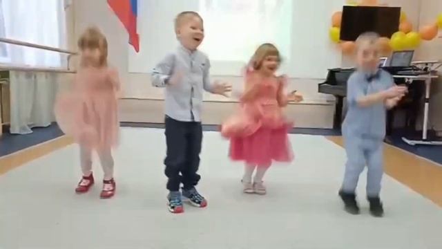 Музыкальный досуг "День мамы". Праздник в детском саду «Морозко» смотреть онлайн