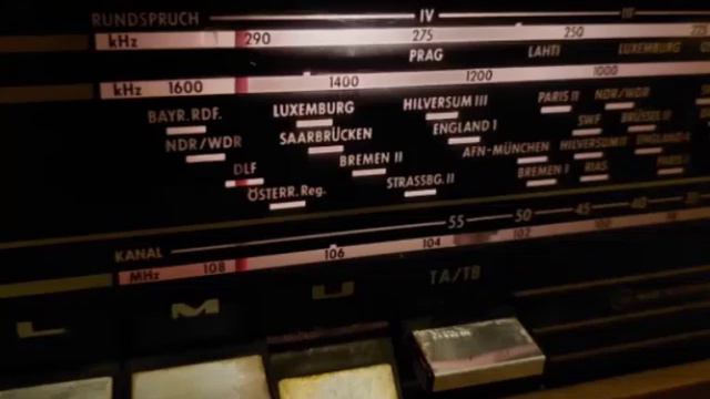 Поёт Леонид ГРУЗДЕВ. "Как много девушек хороших". Запись из архива певца смотреть онлайн