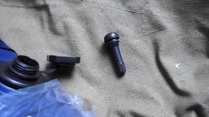 Надуть матрас авто компресором или вело насосом на природе.