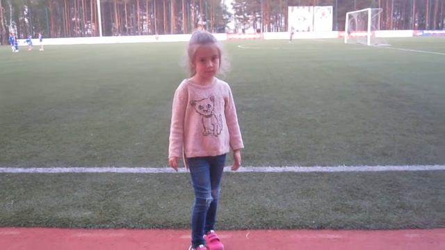 Про футбол - рассуждения одной маленькой девочки... смотреть онлайн