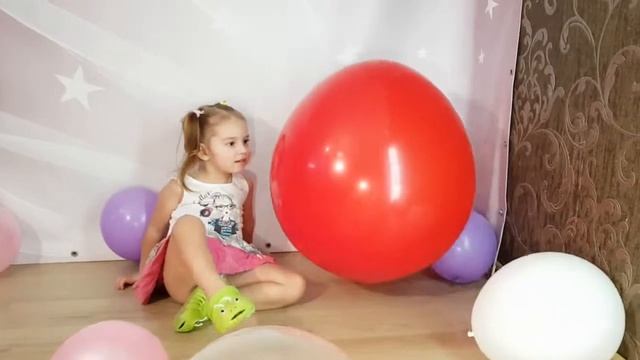 Огромный шар!Изучаем цвета!Много шаров!Видео для детей!Кукузумба