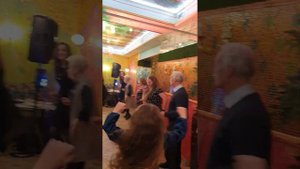 Танцевальный конкурс на юбилее.