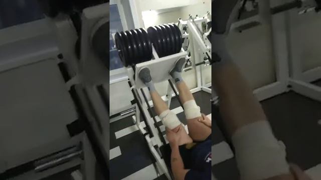Жим_ногами_330_кг._#shorts__#gym__#жимногами