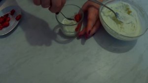 Творожный мусс с клубникой.