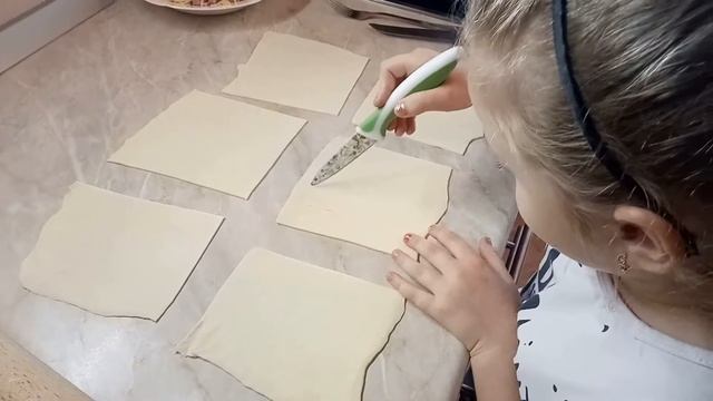 Вкуснейшая слойка с ветчиной смотреть онлайн