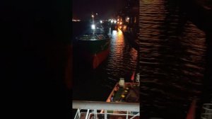 Швартовка судна с отдачей якоря без буксира. Berthing of vessel with anchor, without tugs