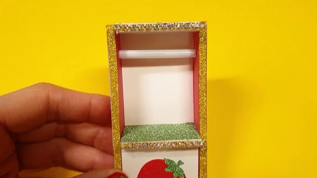 DIY miniature dollhouse room - strawberry room decor !! смотреть онлайн
