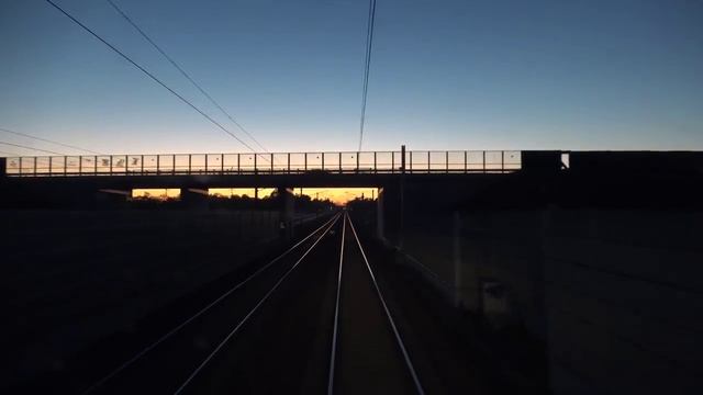 Вид из окна кабины машиниста грузового поезда Европа Германия Мюнхен. Вид из окна Ночная поездка смотреть онлайн