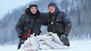 ТЯГА НЕПРЕОДОЛИМАЯ!!! ОН РАЗГИБАЕТ КРЮЧКИ О КРУПНУЮ РЫБУ!  БРАТ ПОЛУЧАЕТ АДРЕНАЛИН!