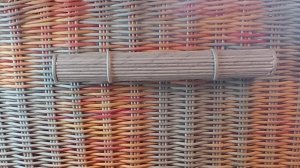 МК. Большая двухцветнная коробка из бумажной лозы. Ручка. Часть 2. #137(2)