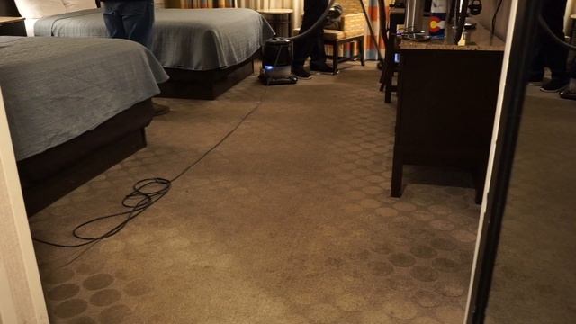 Hyla Water Filter Vacuum Cleaner VS. LasVegas Hotel Room смотреть онлайн