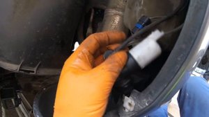 Replacing the washer pump Renault Megane/ Замена насоса стеклоомывателя Renault Megane