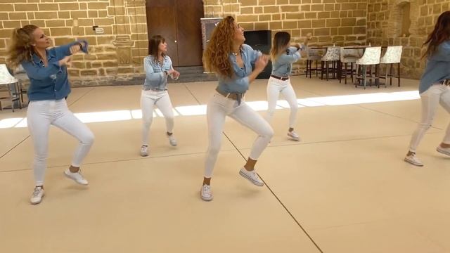 VERANO ZUMBA Jesús de Manuel y Dr. López Coreografía Flamenco смотреть онлайн