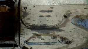 Замена стяжек (креплений)  бензобака. Гольф 2.