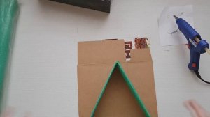 DIY: НОВОГОДНЯЯ ЁЛОЧКА ПОДАРОК СВОИМИ РУКАМИ из ЧАЙНЫХ ПАКЕТИКОВ и КОНФЕТ