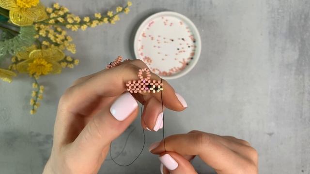 Кольцо из бисера с медведем. DIY a beaded ring смотреть онлайн