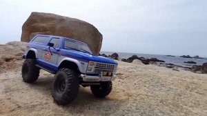 Cross RC | EMO AT-4 | 1/10 RC Crawler at the beach.