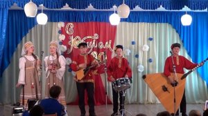 ОЙ,КТО Ж ТАМ ПРОЕХАЛ НА КОНЕ?