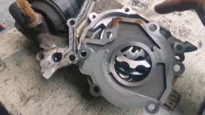 Рено пропало давление масла, легкий быстрый ремонт?! Божья коровка приболела.