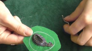 Брошь Райская птица из бисера и камней. Мастер класс брошь своими руками