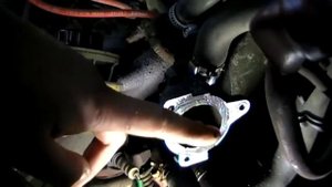 Рено Логан течет термостат/Renault Logan thermostat flows/потек термостат