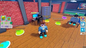МАМА ВЫСТАВИЛА МЕНЯ ЗА ПОРОГ! ТЕПЕРЬ Я СТРИМЕР В ROBLOX