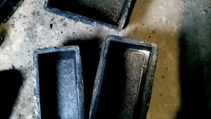 Смазка формы для тротуарной плитки