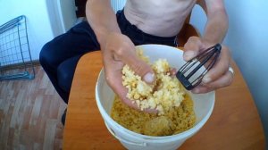 Посмотрев это видео ты узнаешь 3 рецепта рабочей каши прикормки для ловли леща на рыбалке летом