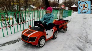 Дети и Машина. Диана, Даня и Милан строят Замки из снега. Манкиту