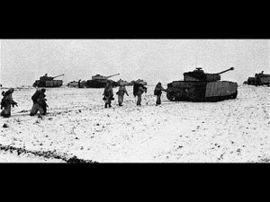 Его дивизия выдержала натиск 200 тыс  фашистов. А в 1941 он сражался у Дубосеково