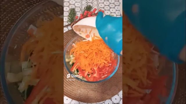 ВКУСНЫЙ САЛАТ С КРАБОВЫМИ ПАЛОЧКАМИ и ПЕКИНСКОЙ КАПУСТОЙ?? смотреть онлайн