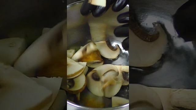 Куриный суп с шампиньонами и птитимом