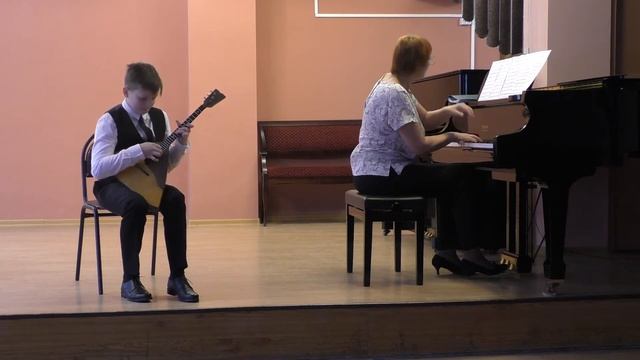 Чубук Владимир: 1. В. Андреев. Мазурка № 4; 2. А. Шалов. Три пьесы  из сюиты "Алёнкины игрушки"