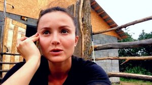 И СВИНЬЯ УКУСИЛА, И ЛОШАДЬ ОТРАБОТАЛА, И МЯСО НА КОСТРЕ ПОЖАРИЛИ. В ОБЩЕМ ДЕРЕВНЯ ДА И ТОЛЬКО