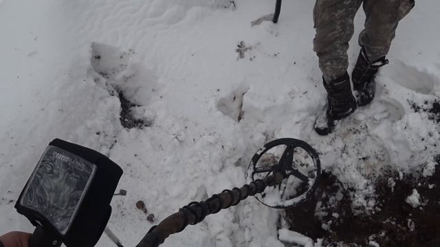 РАСКОПАЛИ НЕТРОНУТЫЙ БЛИНДАЖ ПАРТИЗАН в ЛЕСУ! Находки Поразили! Коп с RUTUS ALTER 71.