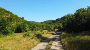 Древняя земля Крыма. Село Ворон. Дорога на озеро.