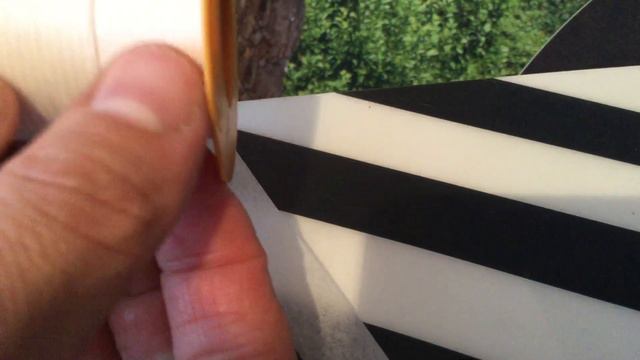 Ровно лейкопластырь можно разделить, разрезав ножом. смотреть онлайн