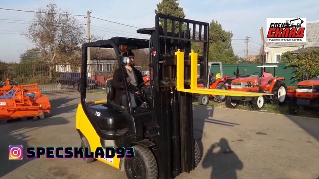 Вилочный погрузчик KOMATSU.Смещение каретки. Вагонник. смотреть онлайн